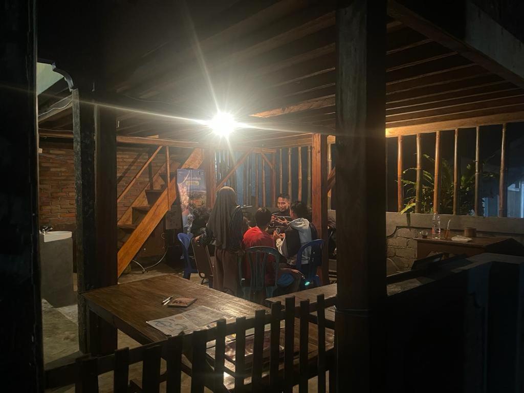 Jaya Homestay Tetebatu Eksteriør bilde